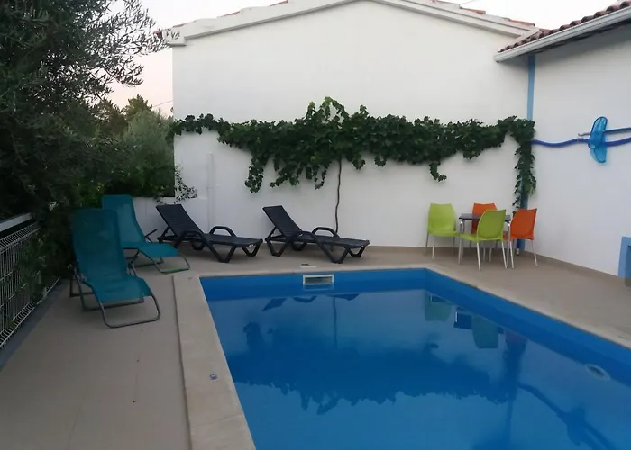 Guest house Casinha Oliveiras Bugios